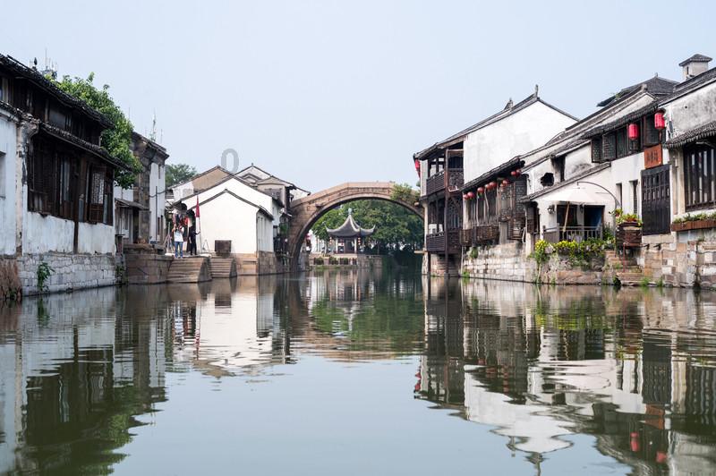 胡歌在青海西藏被偶遇骑行、捡垃圾,胡歌:置身大自然感知自我渺小,会特别放松、平静,从而被治愈